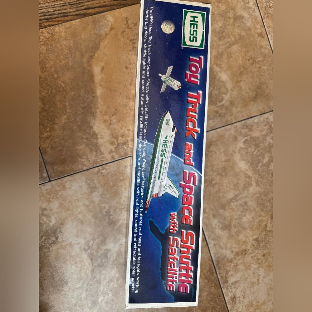 Hess Toy Truck and Space Shuttle with Satellite - White and Green